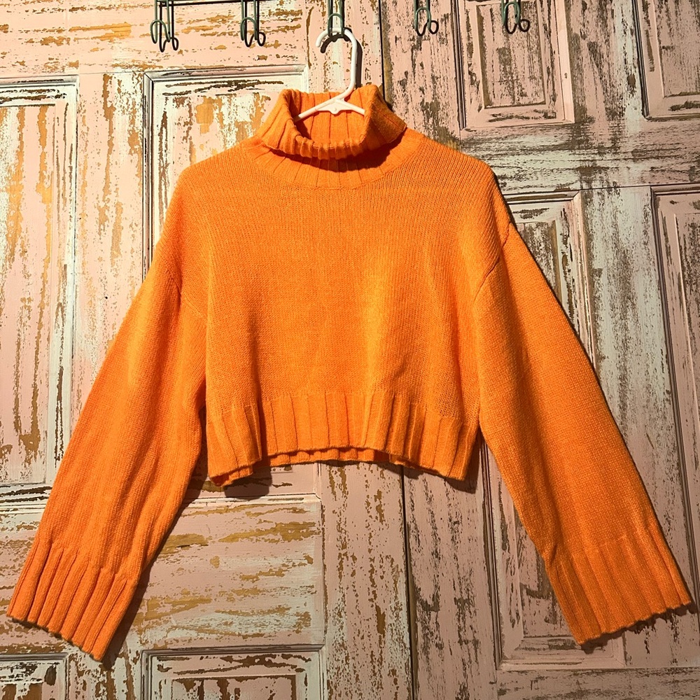 H&M Orange Cropped Turtleneck Sweater with bubble sleeves